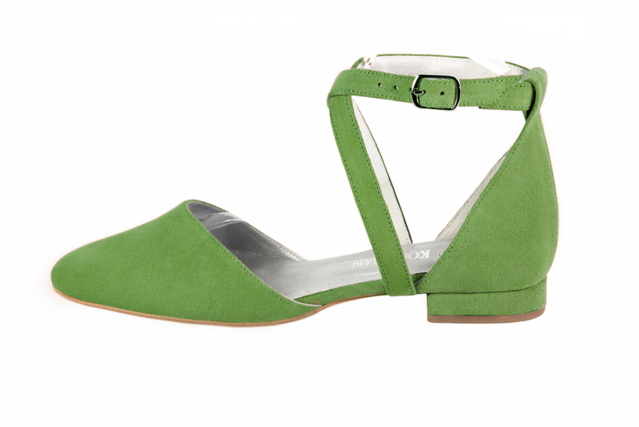 Grass green women's ballet pumps, with flat heels. Round toe. Flat block heels. Profile view - Florence KOOIJMAN